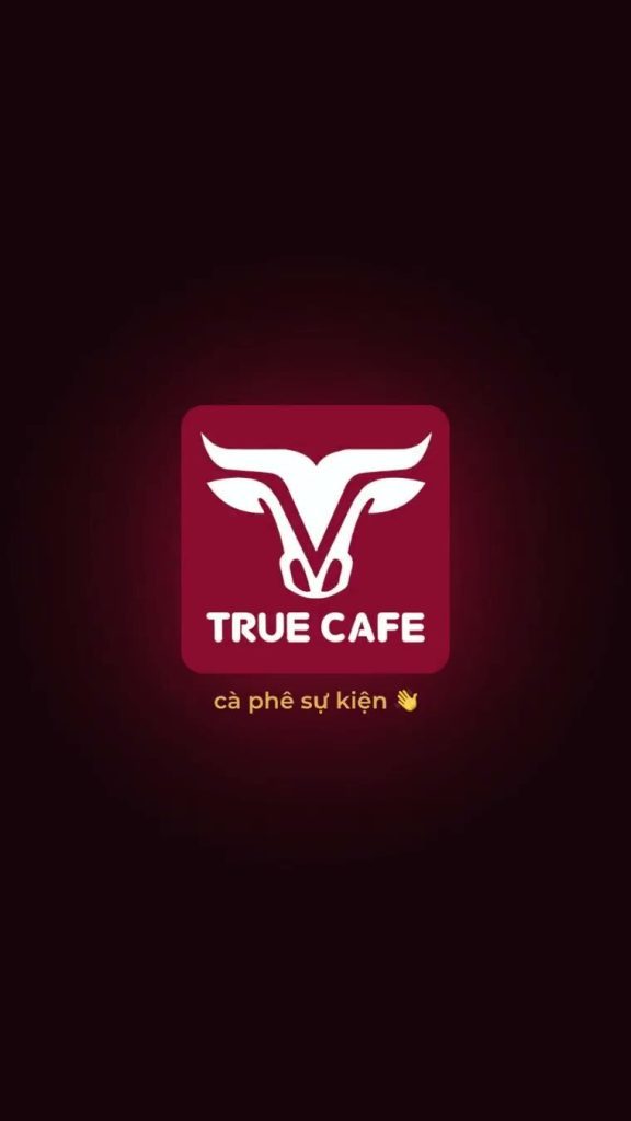 Khung hình barista True Cafe đang phục vụ cà phê cho khách tại sự kiện
