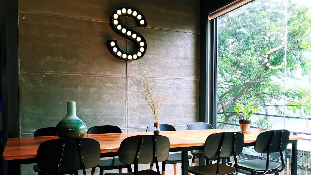 Không gian quán cà phê Swebi Coffee tại 250 Tên Lửa, Bình Trị Đông, Bình Tân, 4.4/5 từ 593 đánh giá trên Google Maps Không gian quán cà phê Swebi Coffee tại 250 Tên Lửa, Bình Trị Đông, Bình Tân, 4.4/5 từ 593 đánh giá trên Google Maps