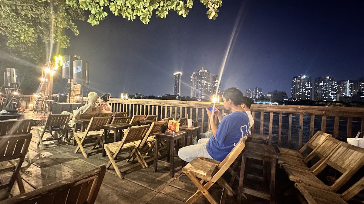 Không gian quán cà phê Tiệm Cà Phê Tò Vò tại 256A Bình Quới, Phường 28, Bình Thạnh, 4/5 từ 915 đánh giá trên Google Maps Không gian quán cà phê Tiệm Cà Phê Tò Vò tại 256A Bình Quới, Phường 28, Bình Thạnh, 4/5 từ 915 đánh giá trên Google Maps