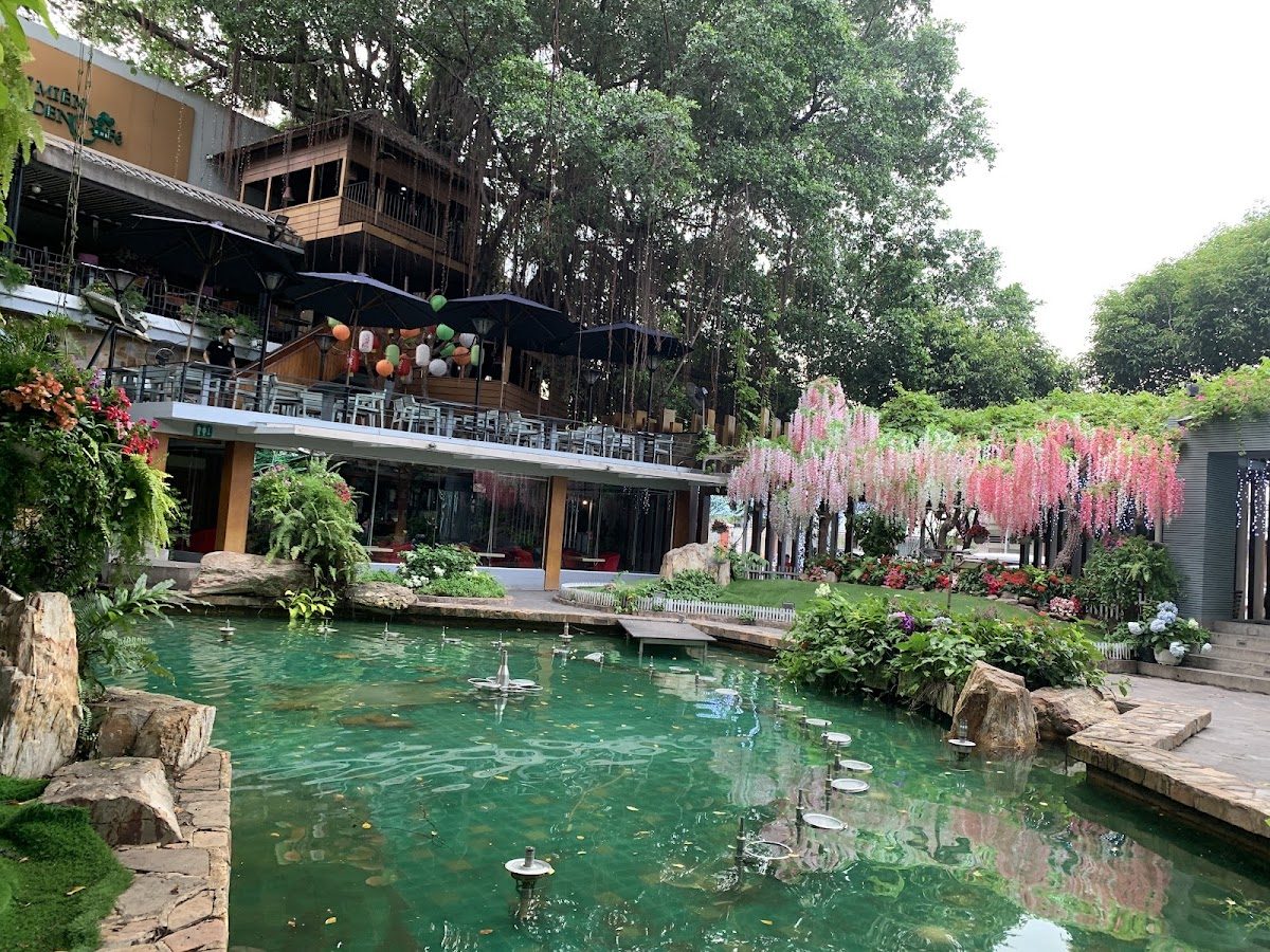 Không gian quán cà phê Du Miên Garden Cafe tại 7 Phan Văn Trị, Phường 10, Gò Vấp, 4.3/5 từ 11.818 đánh giá trên Google Maps Không gian quán cà phê Du Miên Garden Cafe tại 7 Phan Văn Trị, Phường 10, Gò Vấp, 4.3/5 từ 11.818 đánh giá trên Google Maps