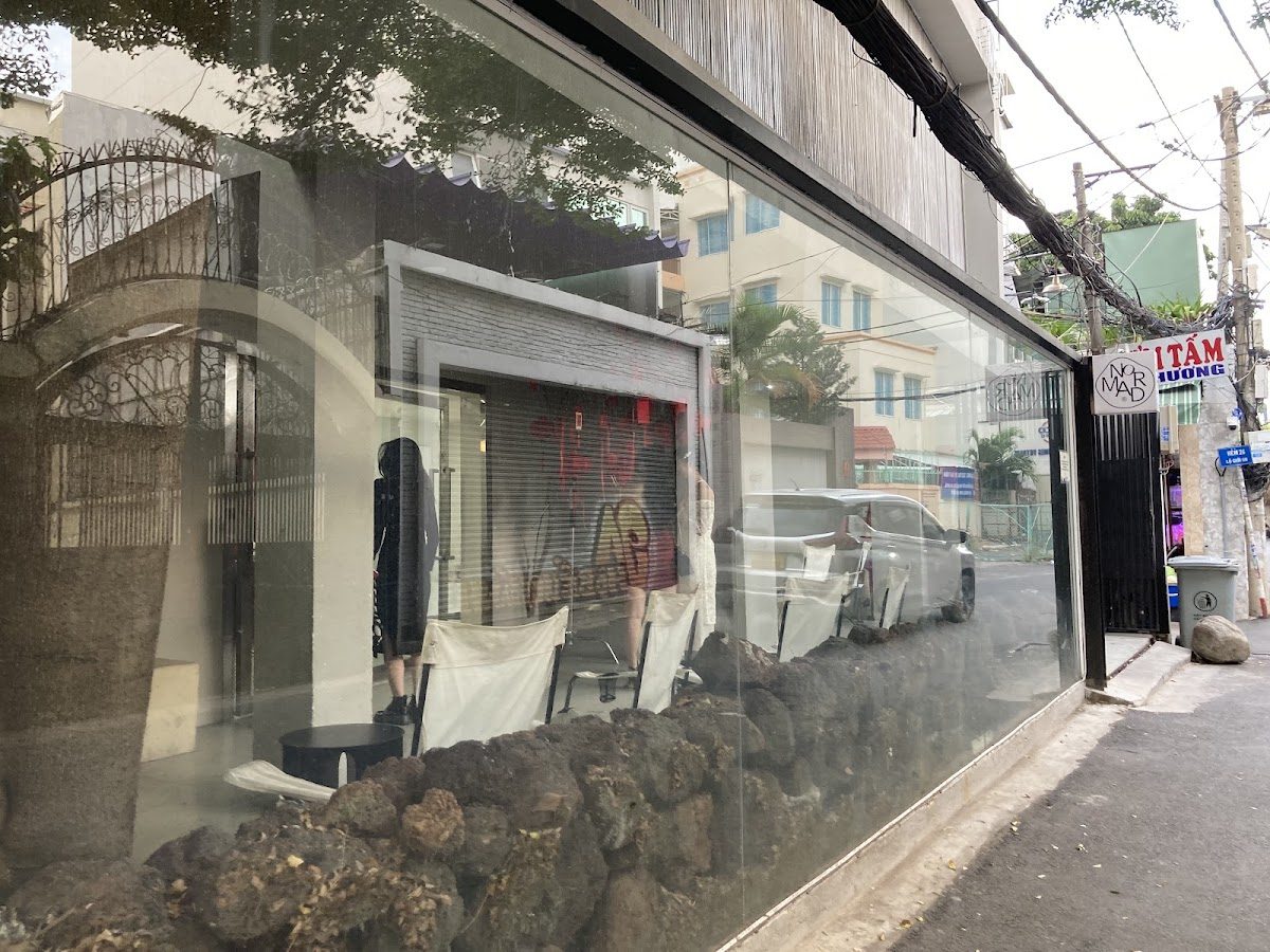 Không gian quán cà phê Normad Coffee tại 28 Hồ Biểu Chánh, Phường 11, Quận Phú Nhuận, 3.5/5 từ 215 đánh giá trên Google Maps