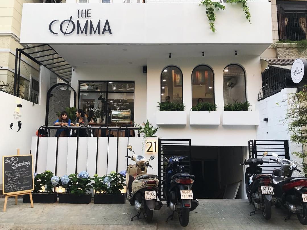 Không gian quán cà phê The Comma Coffee tại 21 Hoa Mai, Phường 7, Quận Phú Nhuận, 4.4/5 từ 507 đánh giá trên Google Maps
