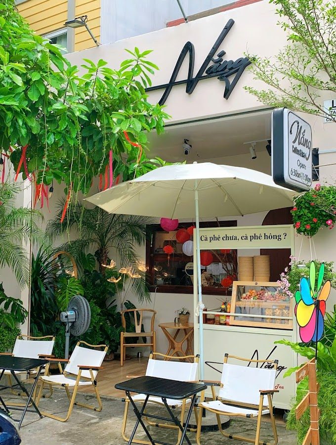 Không gian quán cà phê Nắng Cafe tại LL1 Tam Đảo, Phường 15, Quận 10, 4.5/5 từ 171 đánh giá trên Google Maps