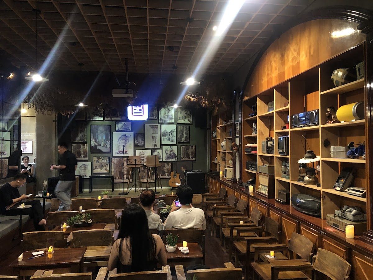Không gian quán cà phê Tượng Cafe Acoustic tại 436B/6 Đường 3/2, Phường 12, Quận 10, 4.3/5 từ 406 đánh giá trên Google Maps
