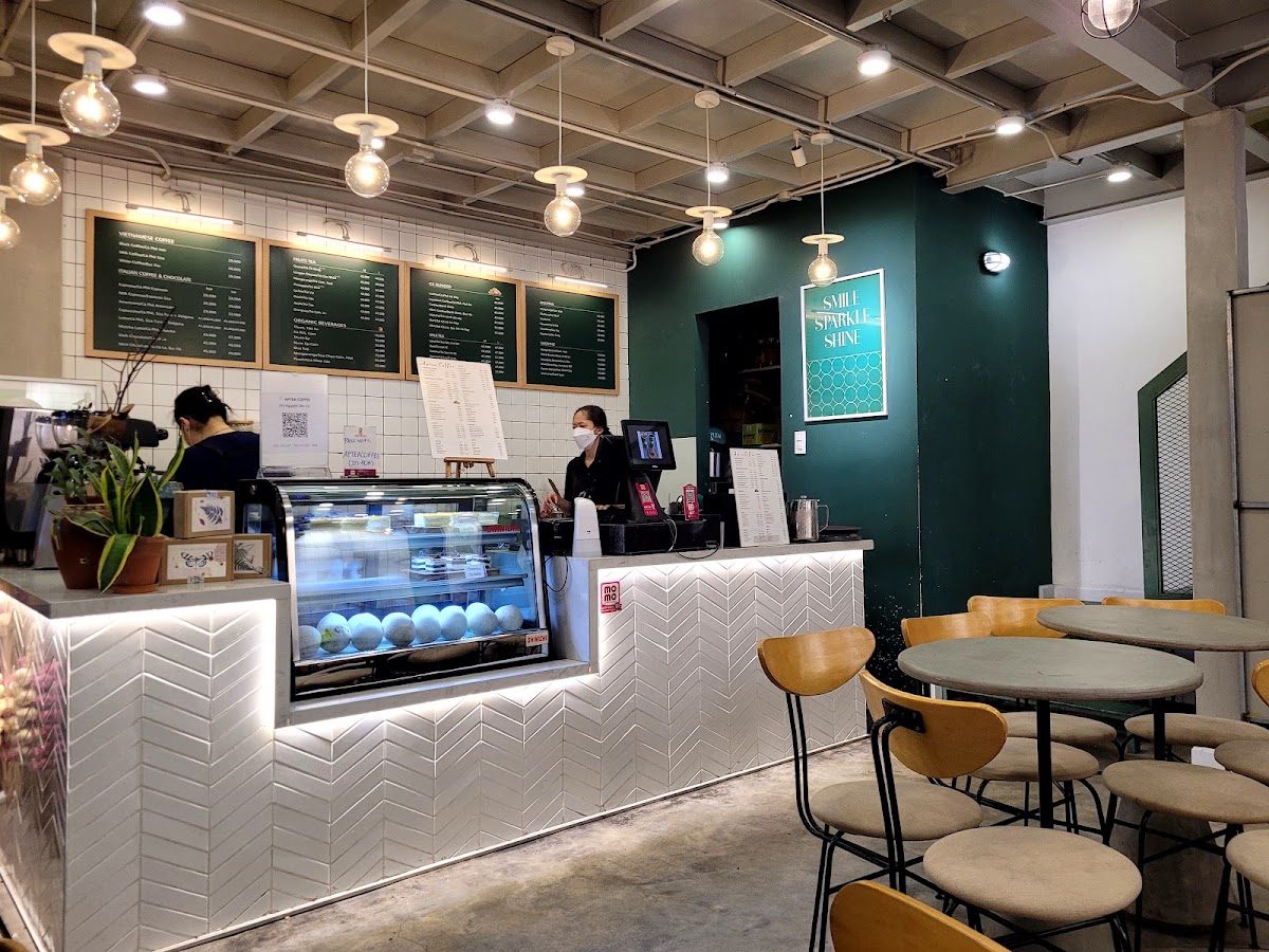 Không gian quán cà phê APTEA Coffee tại 217 Nguyễn Văn Cừ, Phường 4, Quận 5, 4.2/5 từ 46 đánh giá trên Google Maps Không gian quán cà phê APTEA Coffee tại 217 Nguyễn Văn Cừ, Phường 4, Quận 5, 4.2/5 từ 46 đánh giá trên Google Maps