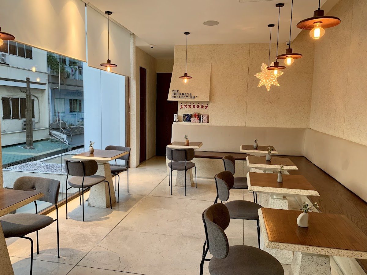 Không gian quán cà phê Danshari Coffee tại 133/3 Nguyễn Chí Thanh, Phường 9, Quận 5, 4/5 từ 201 đánh giá trên Google Maps Không gian quán cà phê Danshari Coffee tại 133/3 Nguyễn Chí Thanh, Phường 9, Quận 5, 4/5 từ 201 đánh giá trên Google Maps
