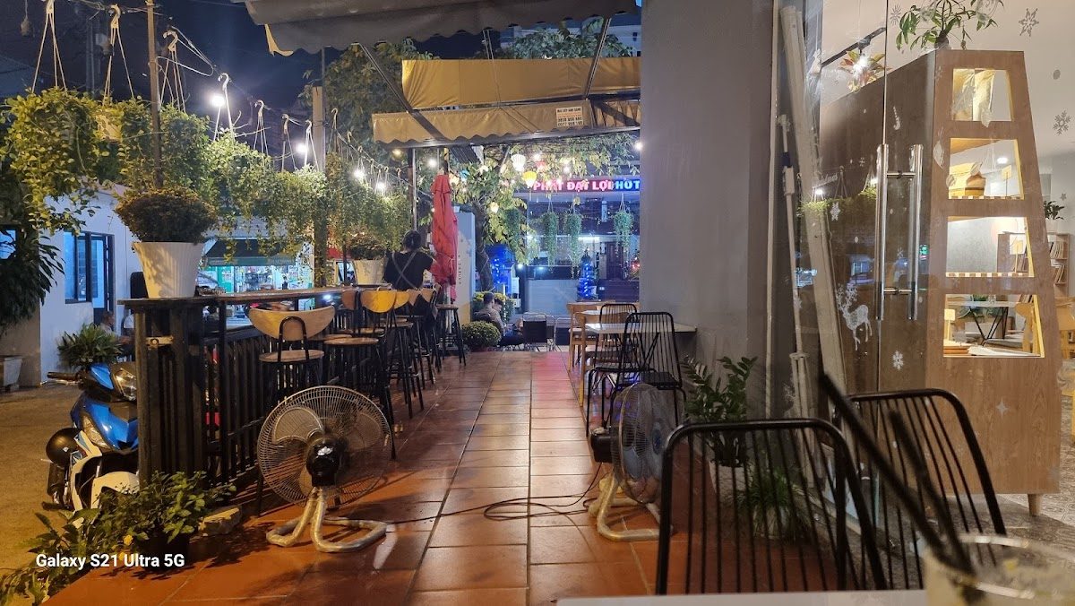 Không gian quán cà phê Lạc Concept tại 120/25 Trần Bình Trọng, Phường 2, Quận 5, 4.4/5 từ 91 đánh giá trên Google Maps Không gian quán cà phê Lạc Concept tại 120/25 Trần Bình Trọng, Phường 2, Quận 5, 4.4/5 từ 91 đánh giá trên Google Maps