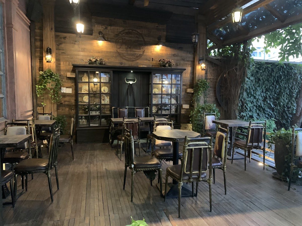 Không gian quán cà phê O Không gian quán cà phê O'hara Coffee tại 21 Nguyễn Thị Thập, Phường Tân Phú, Quận 7, 4.5/5 từ 603 đánh giá trên Google Maps