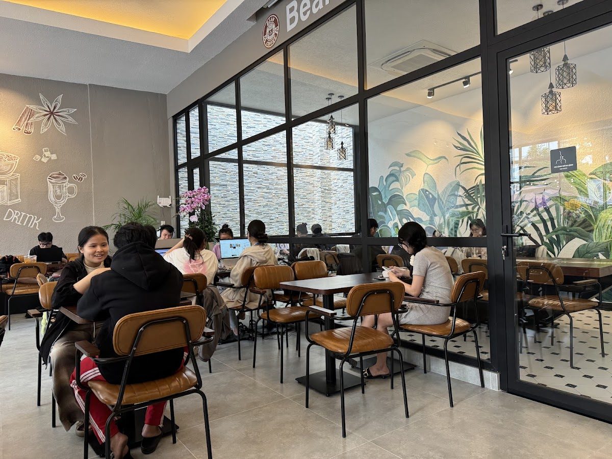 Không gian quán cà phê The Day Coffee tại 92 Đường số 2, Phường Trường Thọ, Thủ Đức, 3.5/5 từ 105 đánh giá trên Google Maps