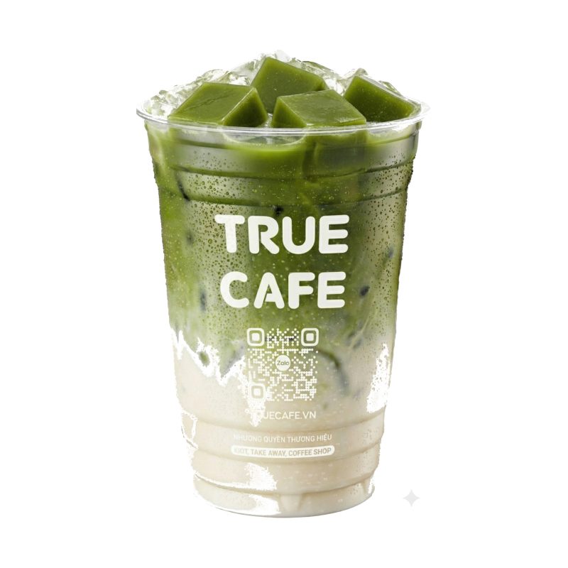 Ly Matcha Latte True Cafe hai tầng xanh và trắng, phía trên là thạch matcha cắt khối