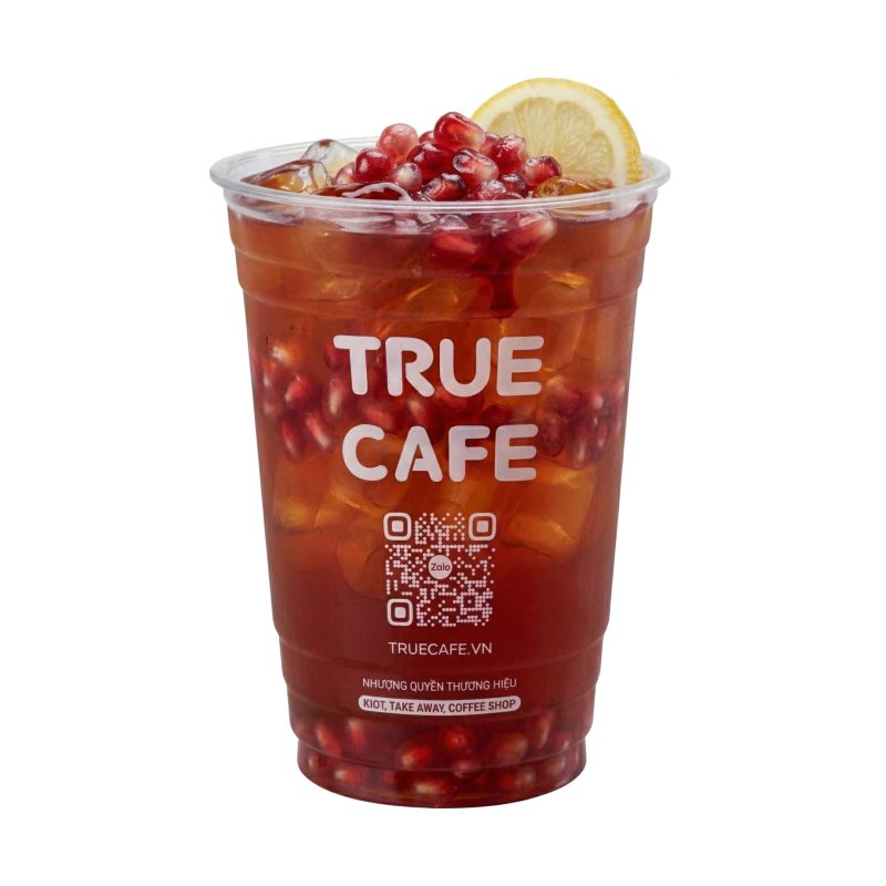 Ly Trà Lựu Đỏ True Cafe với hạt lựu tươi và lát chanh trên mặt ly
